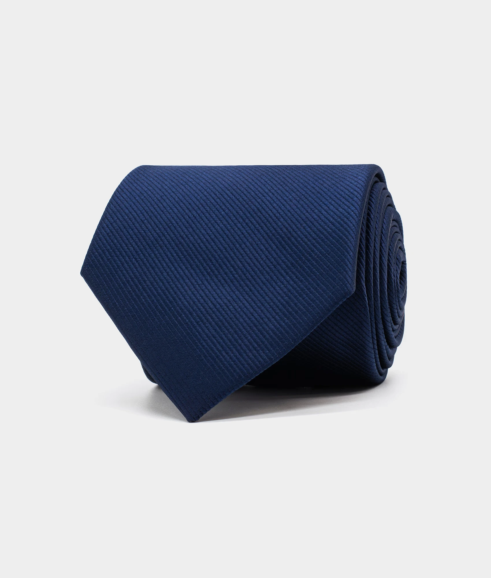 Noble Lines Seidenkrawatte dunkelblau – elegante Krawatte für Büro, Business und feierliche Anlässe
